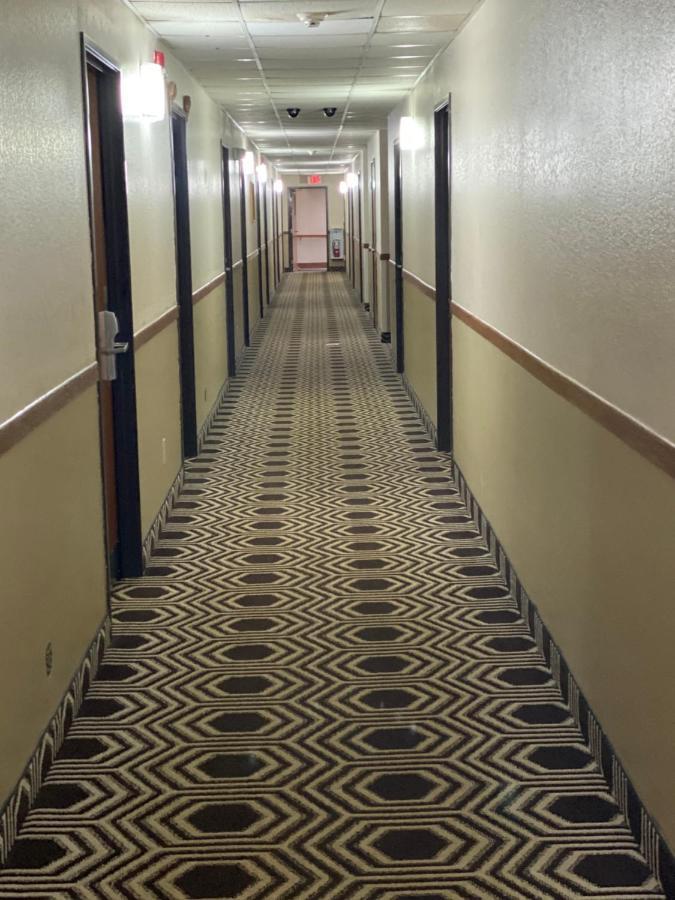 Super 8 By Wyndham Dixon Motel Luaran gambar