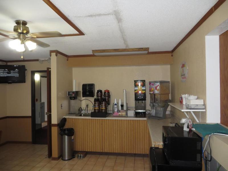 Super 8 By Wyndham Dixon Motel Luaran gambar